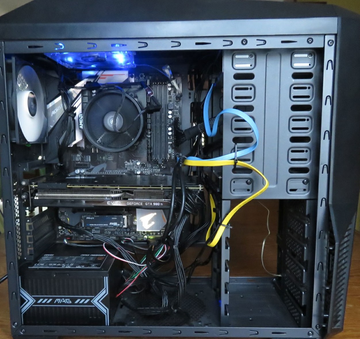 PC Gamer Ryzen 5 3600 GTX 980 Ti 16 Go DDR4 M2 256 Go + 1,5 To W11 02